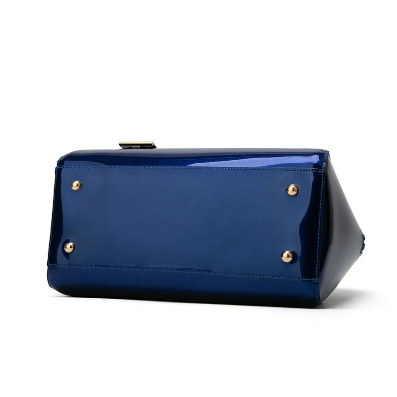 Audrey  Glnzende Schultertasche aus veganem Leder