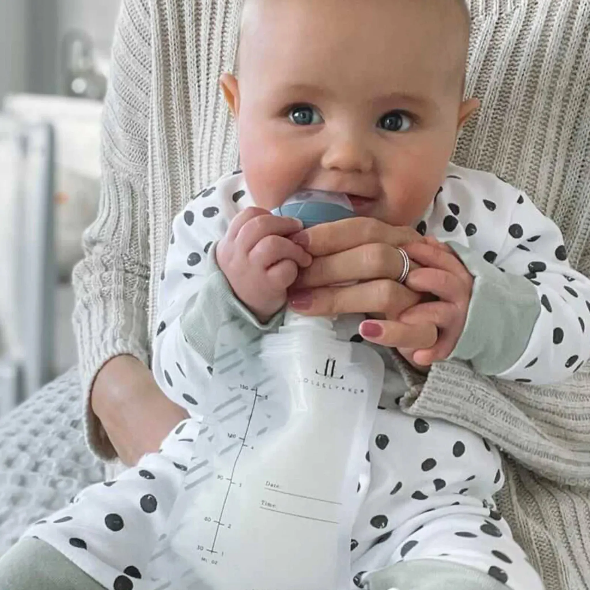 Lola & Lykke Breast Milk Storage Bags (10pcs) with Adapter