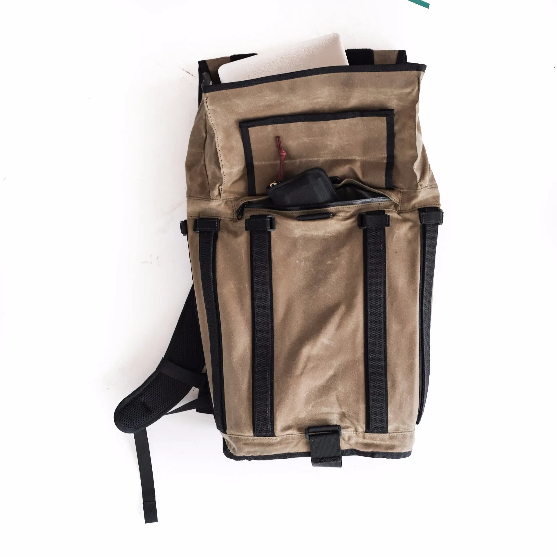 Mission Workshop - Arkiv - R6 40L - Waxed Tan