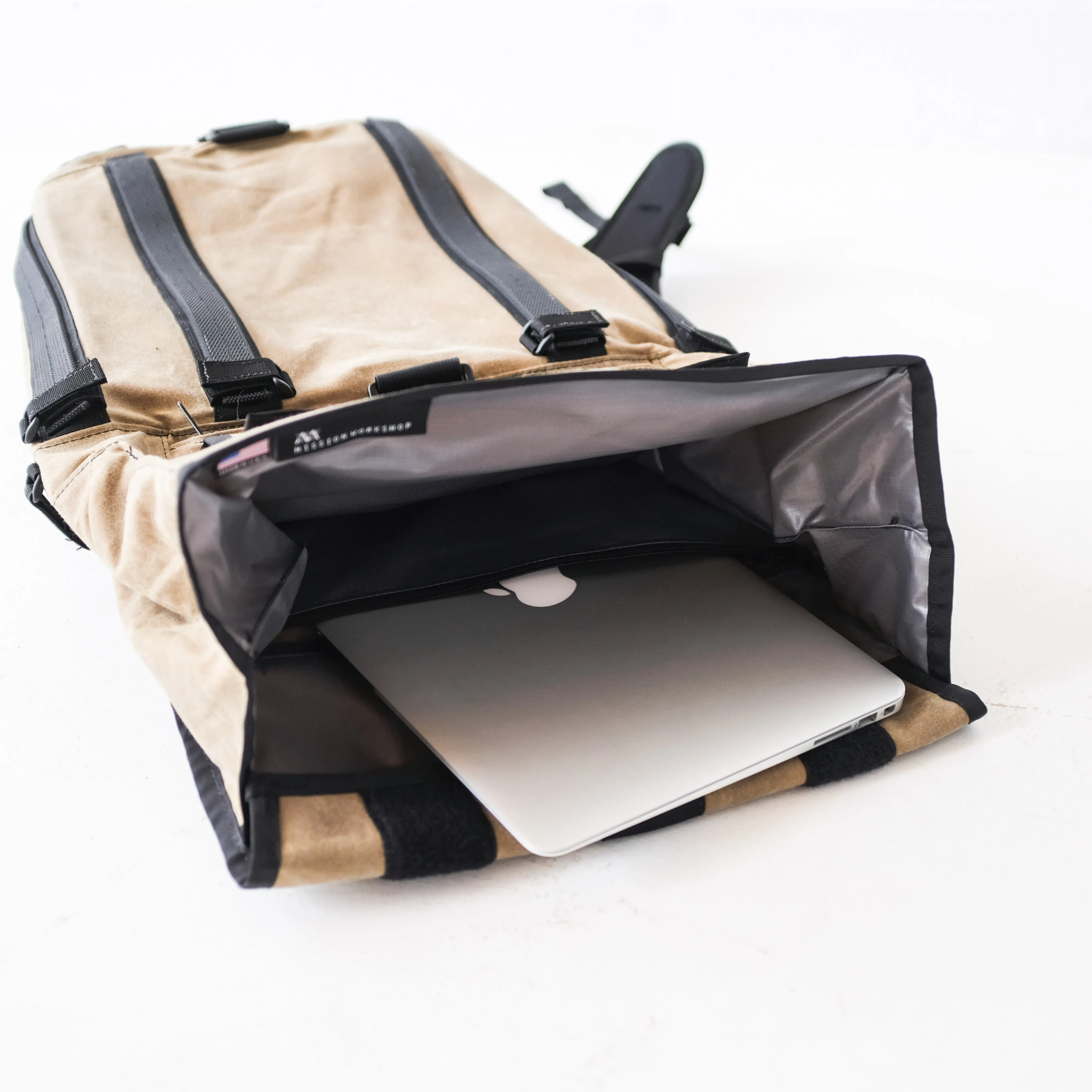 Mission Workshop - Arkiv - R6 40L - Waxed Tan