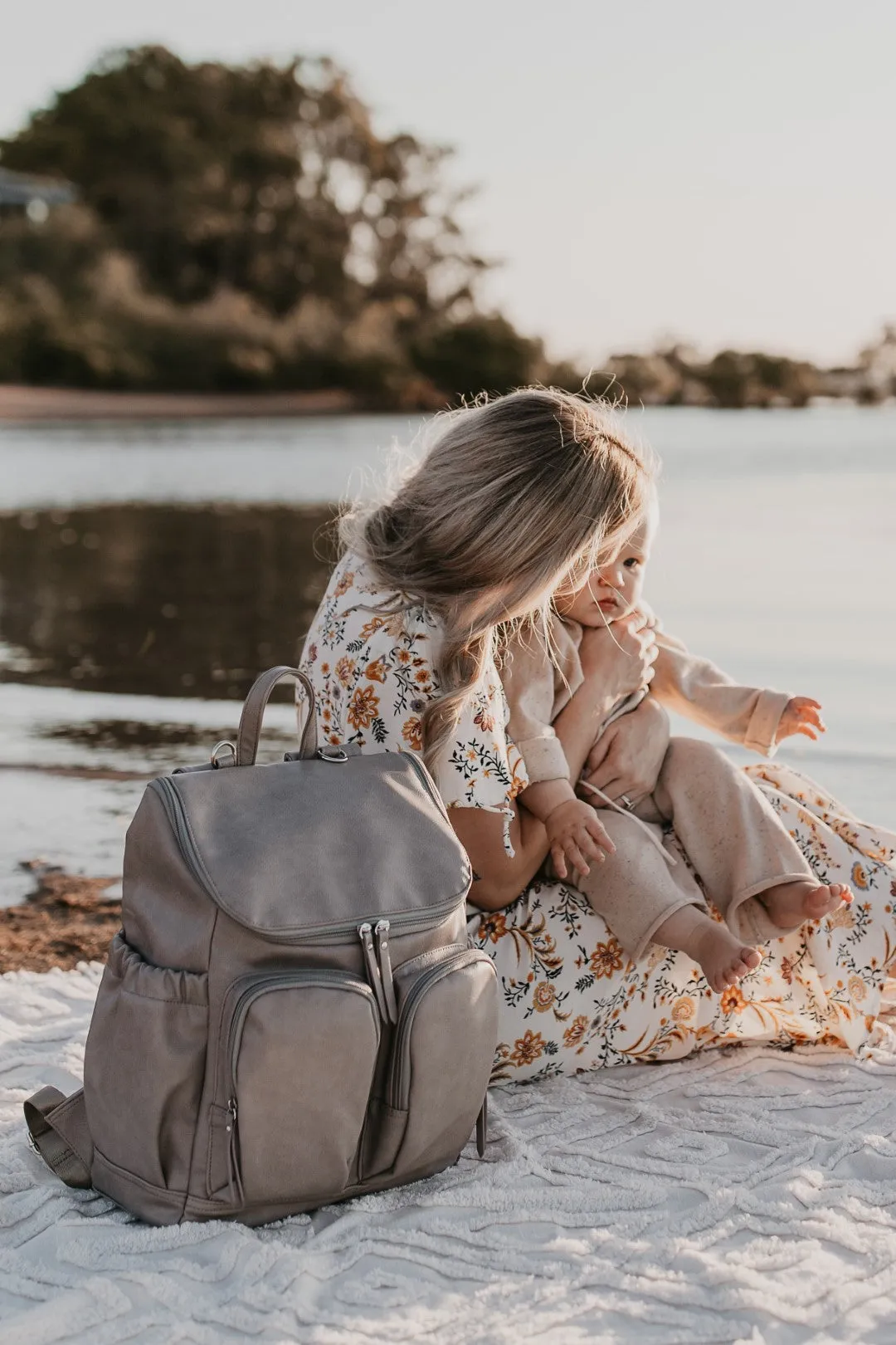 OiOi Nappy Backpack - Taupe