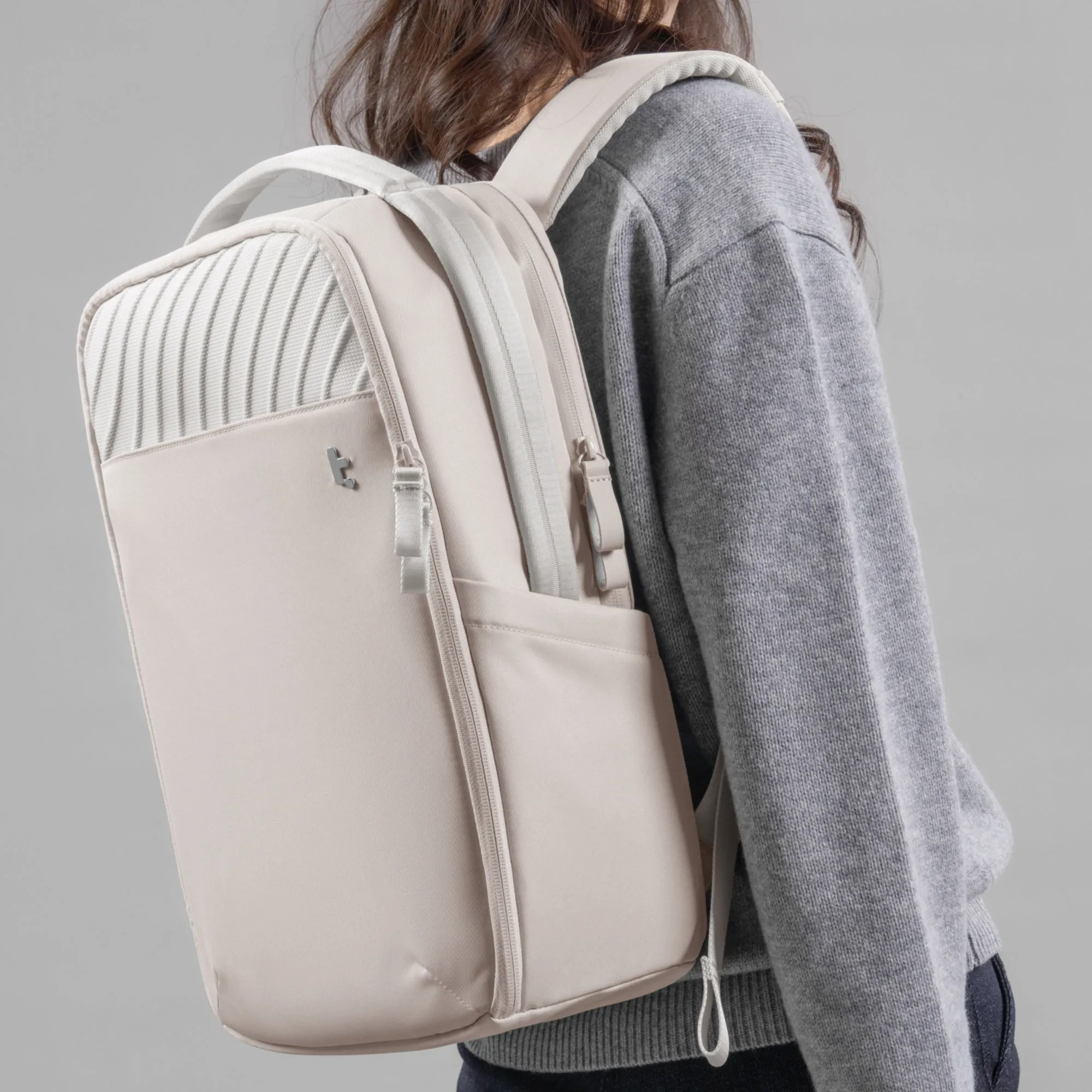 Voyage-T50 Laptop Backpack 20L | White